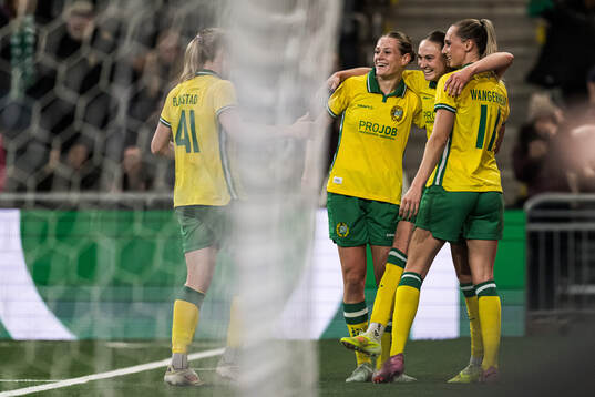 Vilde Hasund, Sofia Reidy, and Ellen Wangerheim of Hammarby