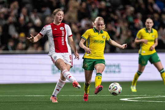 Jonna van de Velde of Ajax and Emilie Joramo of Hammarby