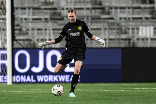 Goalkeeper Melina Loeck of Hammarby