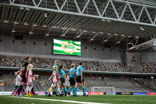 Goalkeeper Melina Loeck and Alice Carlsson of Hammarby