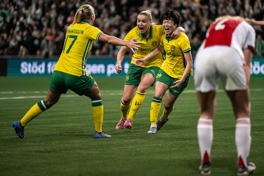 Asato Miyagawa of Hammarby celebrates with Stina
