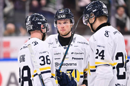 HV71s Olle Alsing, Oskar Stål-Lyrenäs och Hampus Eriksson
