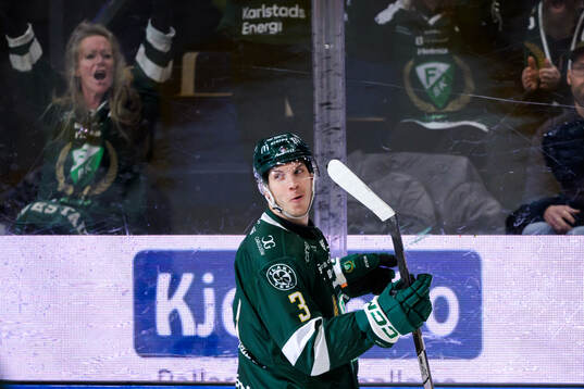 Färjestads Ronald Knot jublar