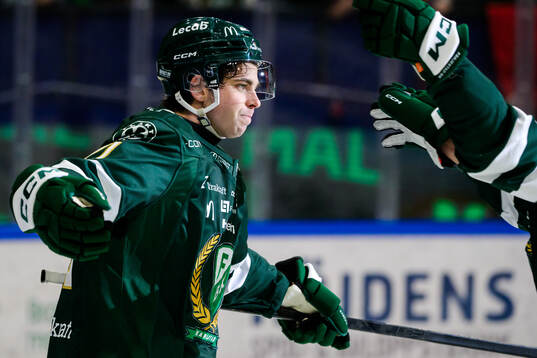 Färjestads Viktor Lodin jublar