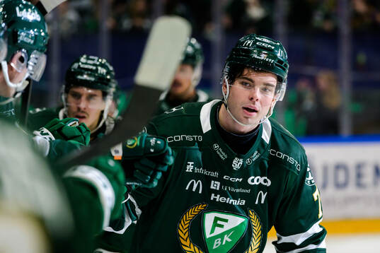 Färjestads Viktor Lodin jublar