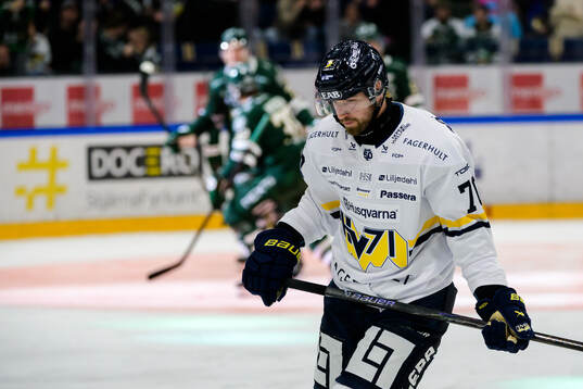 HV71s Lukas Rousek deppar