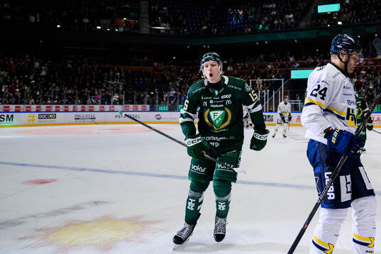 Färjestads Jack Berglund jublar