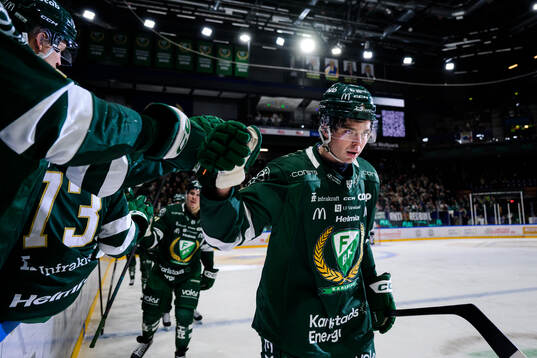 Färjestads Viktor Lodin jublar