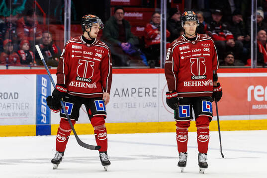 Örebros Sampo Ranta och Filip Berglund deppar