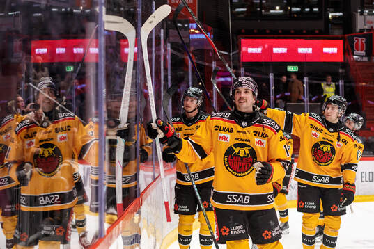 Luleås Eetu Koivistoinen jublar