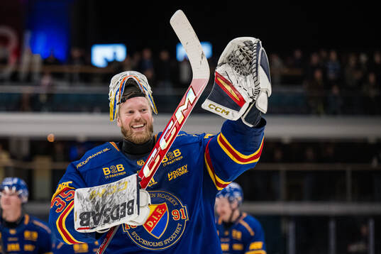 Djurgårdens målvakt Magnus Hellberg jublar