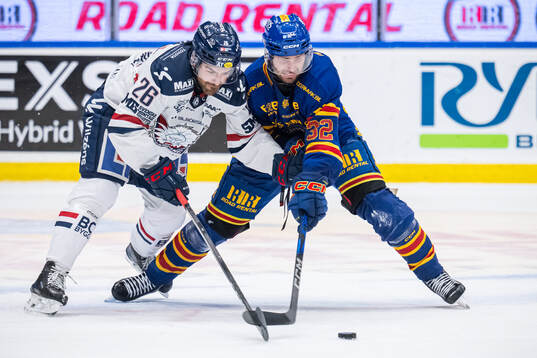 Linköpings Max Martin och Djurgårdens Marcus Krüger