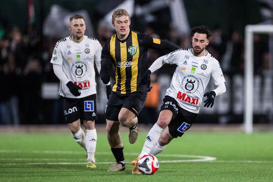 Hammarby TFFs William Axelsson Tervonen och Örebros Simon