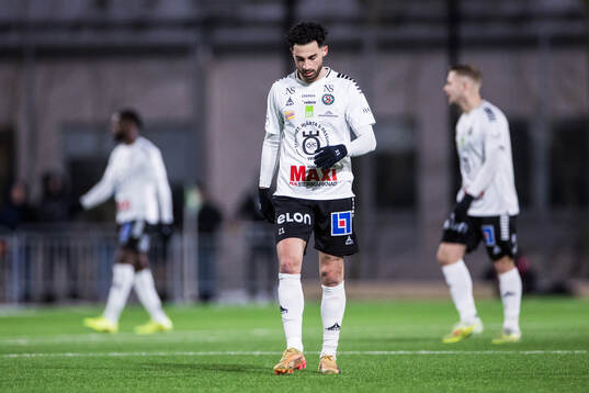 Örebros Simon Amin deppar
