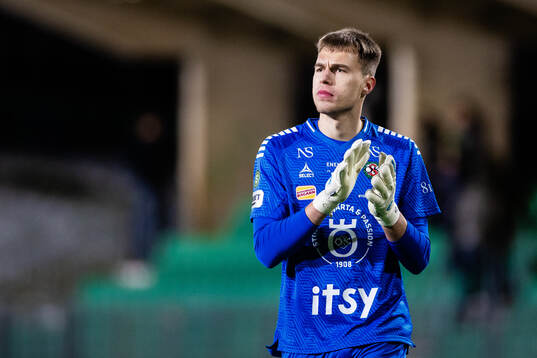 Örebros målvakt Jakub Ojrzynski deppar