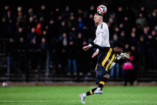 Örebros Jesper Modig och Hammarby TFFs Odera Samuel