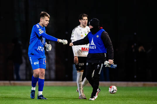 Örebros målvakt Jakub Ojrzynski deppar
