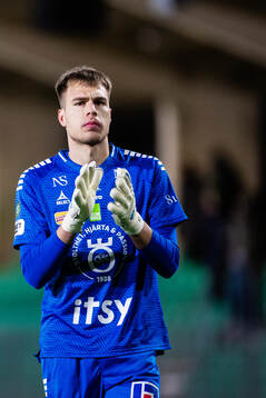 Örebros målvakt Jakub Ojrzynski deppar