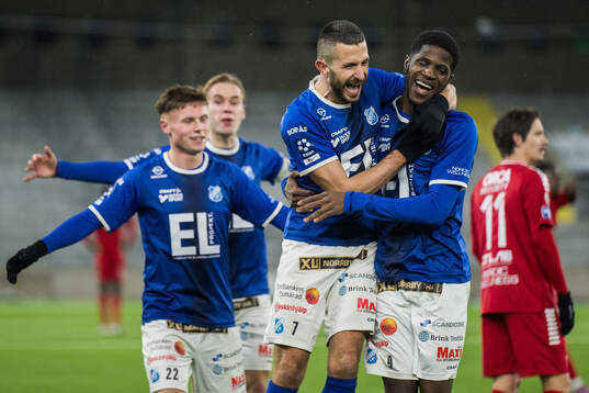 Norrby IFs Alen Krasnici och Chisomnazu Chika Chidi jublar