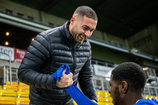 GAIS målvakt Mergim Krasniqi jublar med Norrbys