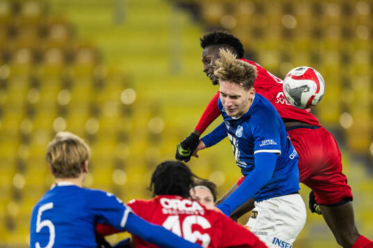 Utsiktens Mass Modou Sise och Norrby IFs Johannes Engvall