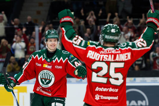 Frölundas Noah Dower Nilsson jublar