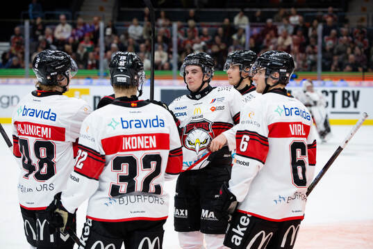 Malmö Redhawks Lauri Pajuniemi, Joona Ikonen och Eemil Viro