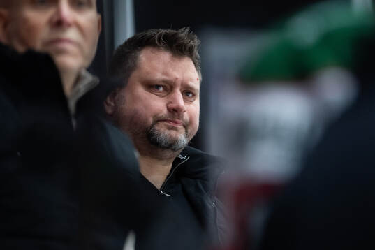 Modos tränare Mattias Karlin