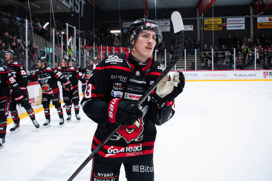 Nybro Vikings Felix Olsson jublar