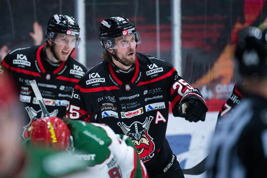 Nybro Vikings Marcus Bergman jublar