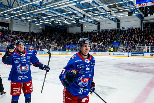 Oskarshamns Joni Ikonen jublar