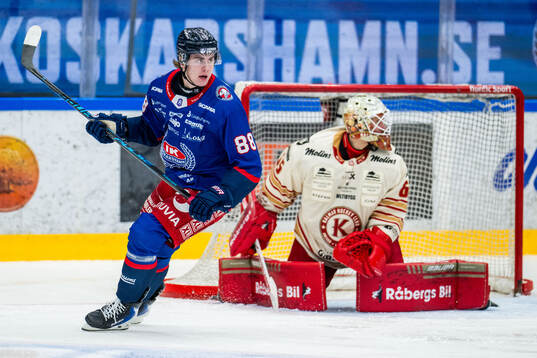 Oskarshamns Herman Träff och Kalmars målvakt Jacob Crespin