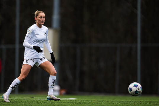 Bläddra bland fler bilder av Football, Toppserien Playoff, Røa - Åsane