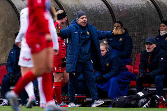 Head coach Geir Nordby of Røa