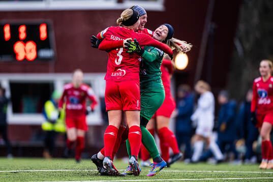 Sarah Alexandra Lilleberg Suphellen, Sigrid Bloch-Hansen