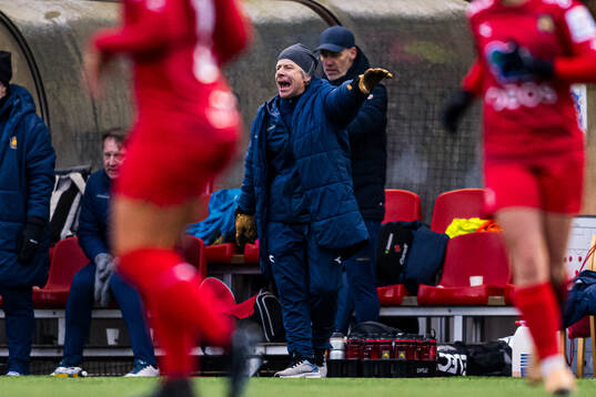 Head coach Geir Nordby of Røa