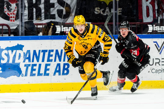 Skellefteås Max Krogdahl och Malmö Redhawks Petter