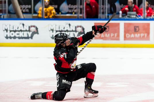 Malmö Redhawks Lauri Pajuniemi jublar