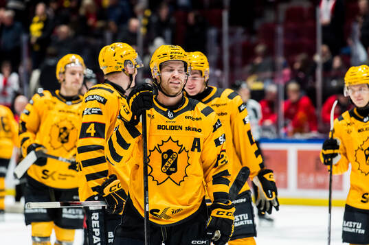 Skellefteås Oscar Lindberg jublar