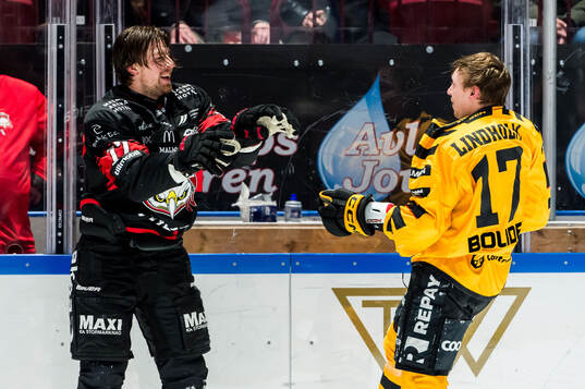 Malmö Redhawks Johan Ivarsson och Skellefteås Pär