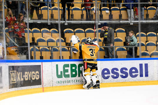 Luleås målvakt Joel Lassinantti jublar