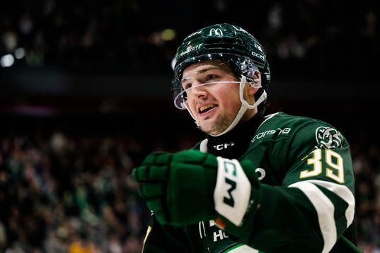 Färjestads Luke Philp jublar