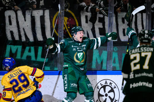 Färjestads Jack Berglund jublar