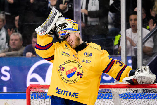 Djurgårdens målvakt Magnus Hellberg deppar