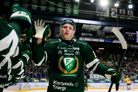 Färjestads Jack Berglund jublar