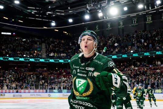 Färjestads Jack Berglund jublar