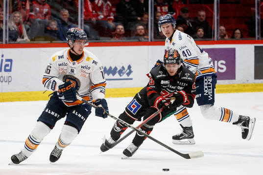 Växjös Ville Svensson och Örebros Egor Polin