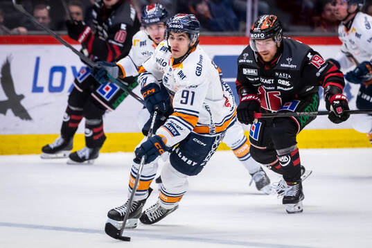 Växjös Felix Robert och Örebros Sean Malone