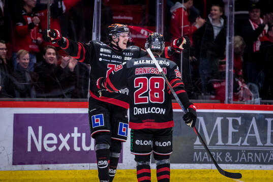 Örebros Milton Oscarson jublar