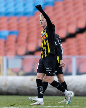 Häckens Lasse Madsen jublar